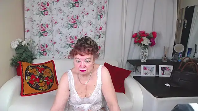 YourHotGranny online show from 03/03/26, 10:43