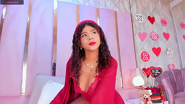 Snapshot of AlinaSweett chatting on 02/14/25, 03:15 AlinaSweett online show from 02/14/25, 03:15