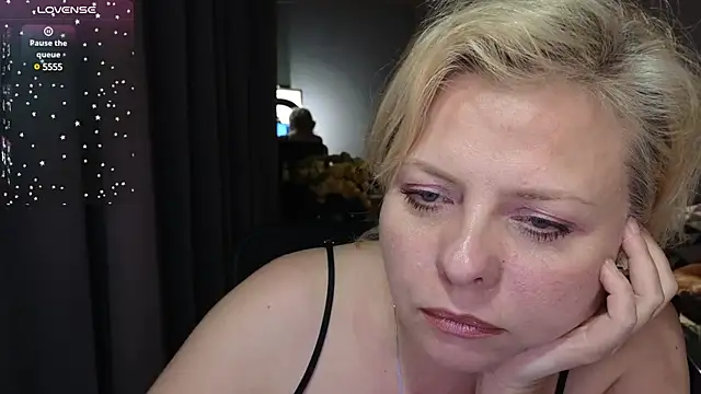 Snapshot of Gray_swann chatting on 02/20/25, 04:36 Gray swann online show from 02/20/25, 04:36