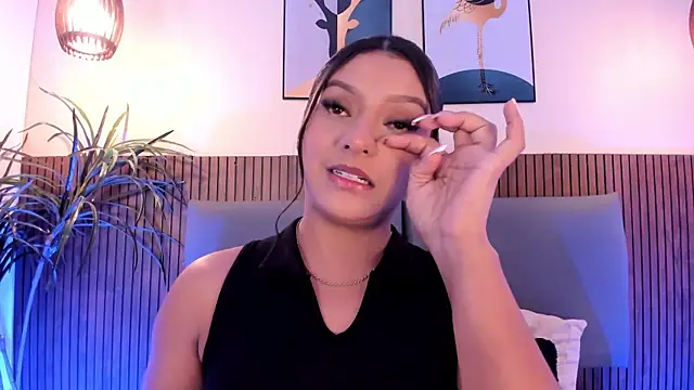 NicolleeEvanss online show from 12/17/25, 11:49