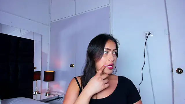 Miaa Garcia online show from 03/17/25, 09:02