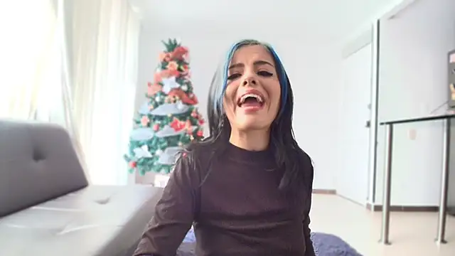 Alicia Ortiiz online show from 12/17/25, 04:46