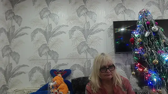 Snapshot of CamDiva113 chatting on 01/24/25, 10:32 CamDiva113 online show from 01/24/25, 10:32