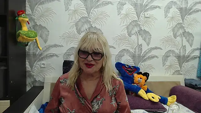 Snapshot of CamDiva113 chatting on 03/21/25, 10:39 CamDiva113 online show from 03/21/25, 10:39