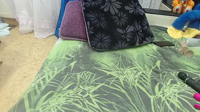 Snapshot of CamDiva113 chatting on 09/26/25, 12:20 CamDiva113 online show from 09/26/25, 12:20