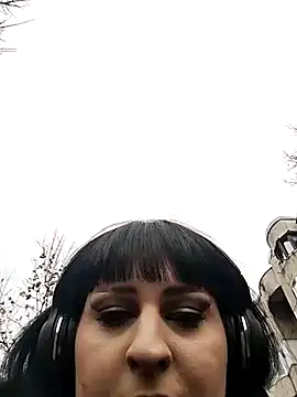 Snapshot of EmmaKrosss chatting on 12/20/24, 01:11 EmmaKrosss online show from 12/20/24, 01:11