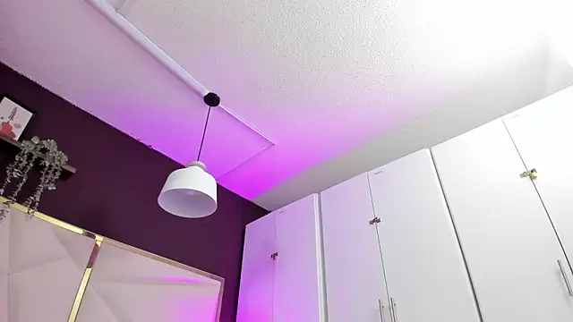 April bowie online show from 11/08/25, 11:21