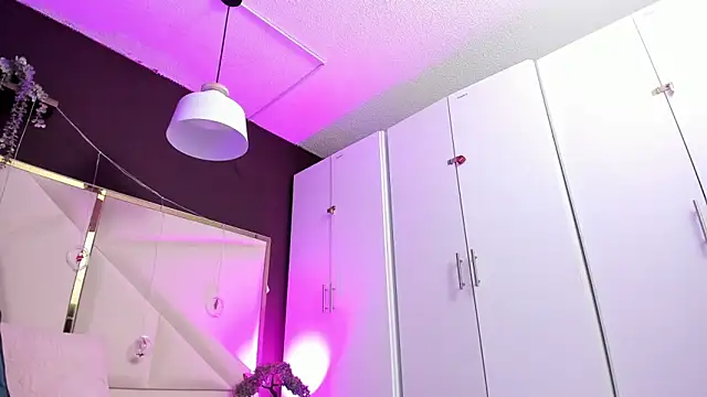 April bowie online show from 12/19/25, 11:28