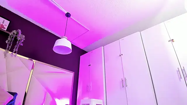 April bowie online show from 02/12/26, 12:22