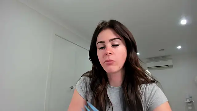 aus queen online show from 10/25/25, 12:51