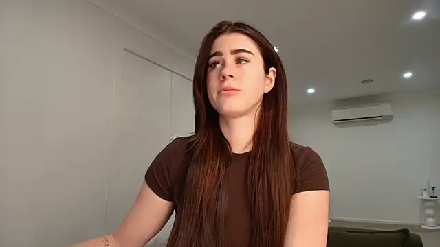 aus queen online show from 10/28/25, 12:14