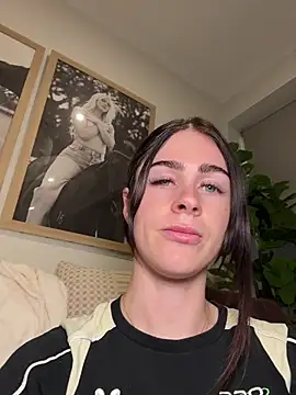 aus queen online show from 05/06/26, 10:04