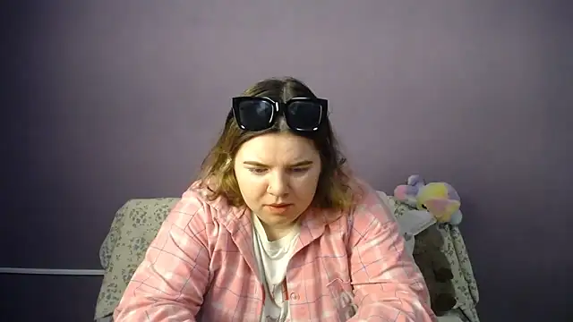 so shy online show from 06/01/26, 06:15