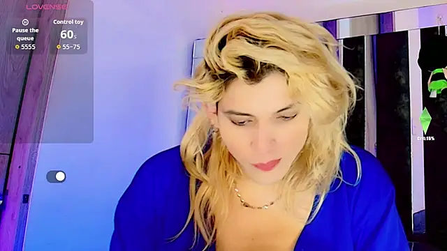 Snapshot of honey_skin chatting on 09/29/25, 10:36 honey skin online show from 09/29/25, 10:36