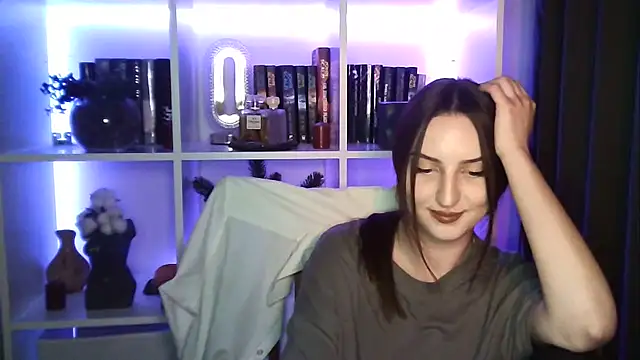 X Alisa online show from 04/25/26, 06:49