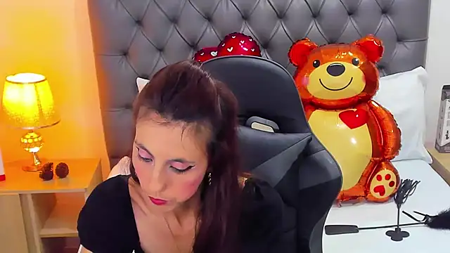 candy summer28 online show from 02/20/25, 10:37