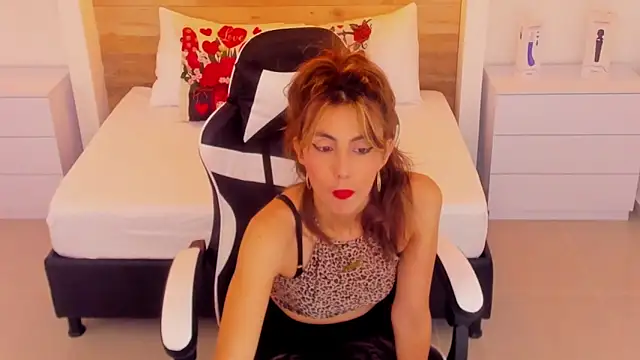 candy summer28 online show from 09/13/25, 07:13