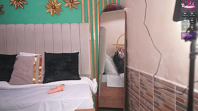 katlyn martins online show from 09/24/25, 07:06