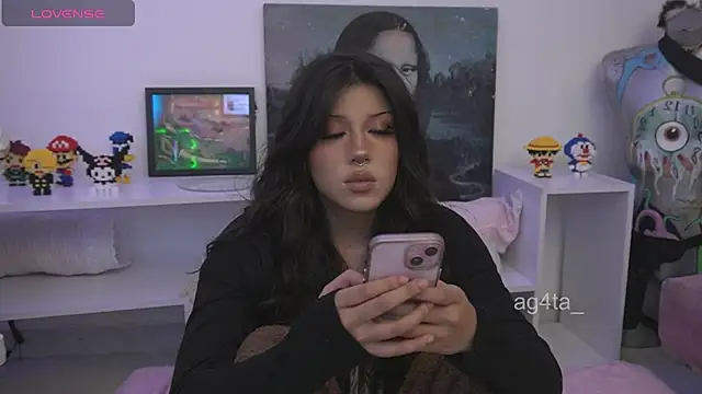 Ag4ta  online show from 11/21/25, 02:54