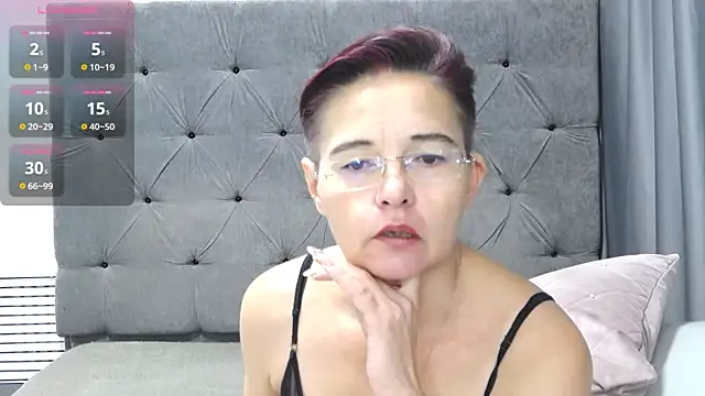 Snapshot of StaceyDarling chatting on 11/20/25, 10:42 StaceyDarling online show from 11/20/25, 10:42