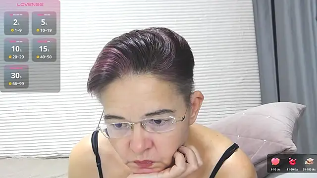 Snapshot of StaceyDarling chatting on 11/29/25, 03:09 StaceyDarling online show from 11/29/25, 03:09