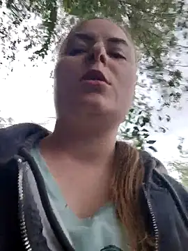 Snapshot of ElenaMaeer chatting on 05/10/26, 01:49 ElenaMaeer online show from 05/10/26, 01:49