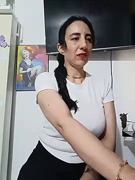 Snapshot of christine-x chatting on 06/03/26, 10:15 christine-x online show from 06/03/26, 10:15