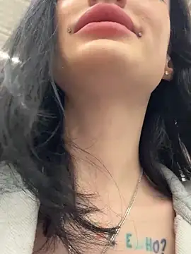 Snapshot of Melissa_crazy chatting on 10/28/25, 03:36 Melissa crazy online show from 10/28/25, 03:36