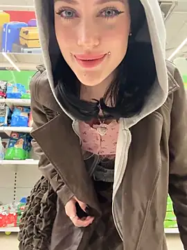 Snapshot of Melissa_crazy chatting on 10/29/25, 03:36 Melissa crazy online show from 10/29/25, 03:36