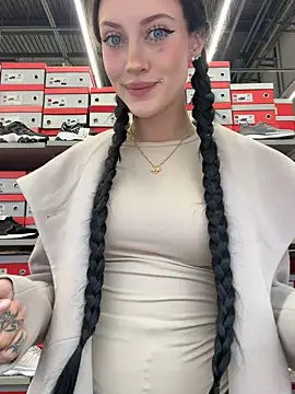 Snapshot of Melissa_crazy chatting on 12/05/25, 03:20 Melissa crazy online show from 12/05/25, 03:20