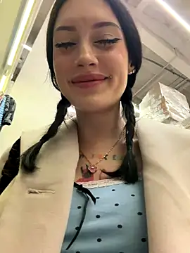 Snapshot of Melissa_crazy chatting on 12/19/25, 03:41 Melissa crazy online show from 12/19/25, 03:41