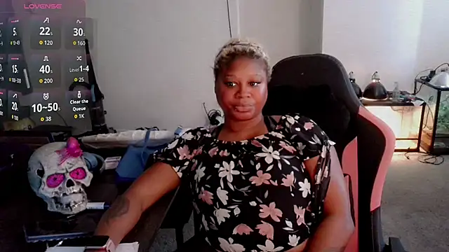 lexilove8 online show from 10/08/25, 08:50