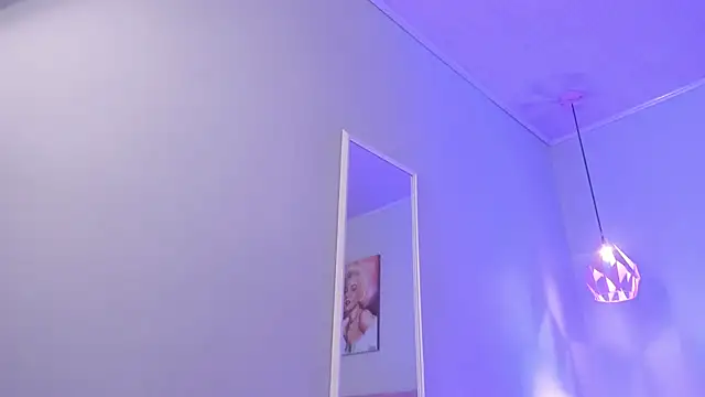 ScarletGV online show from 12/01/25, 04:06