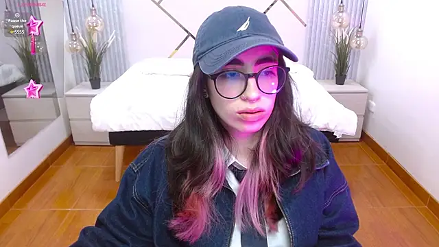 LenaRoses online show from 11/08/25, 01:22