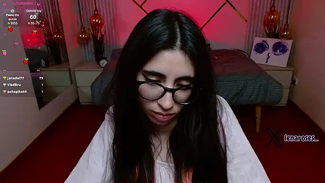 Snapshot of LenaRoses chatting on 06/11/26, 12:32 LenaRoses online show from 06/11/26, 12:32