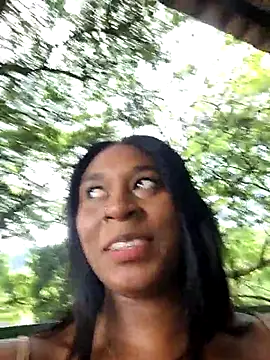 Snapshot of HanaThompson chatting on 12/18/25, 05:52 HanaThompson online show from 12/18/25, 05:52