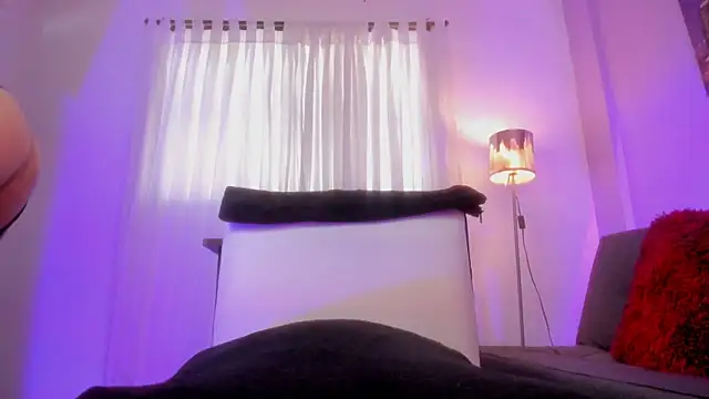 Snapshot of michele_watson chatting on 09/21/25, 03:35 michele watson online show from 09/21/25, 03:35