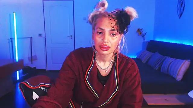 beauty chl0e online show from 12/25/24, 09:00