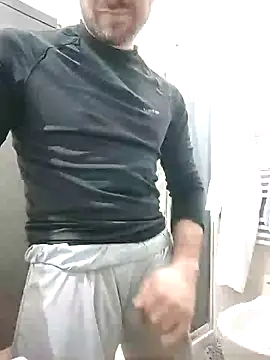 Snapshot of gilera250s chatting on 01/17/25, 04:47 gilera250s online show from 01/17/25, 04:47