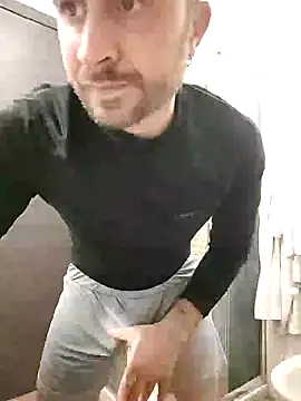 Snapshot of gilera250s chatting on 01/30/25, 04:34 gilera250s online show from 01/30/25, 04:34