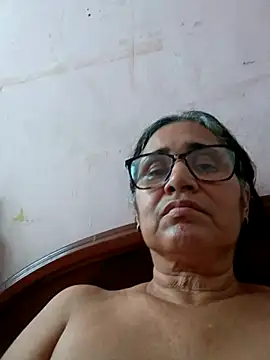  candi online show from 03/19/25, 08:54