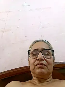  candi online show from 11/12/25, 01:55