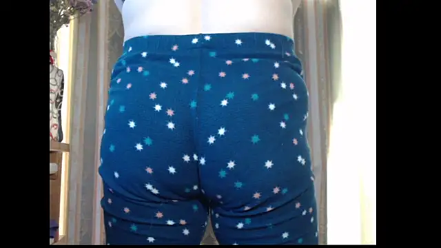 amorelara online show from 10/20/25, 08:15