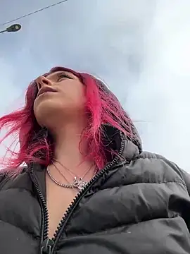 Snapshot of RiriRoseey chatting on 12/21/25, 09:27 RiriRoseey online show from 12/21/25, 09:27