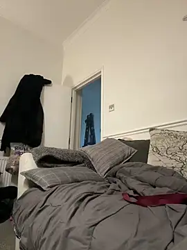 Shyboy817 online show from 12/15/25, 04:55