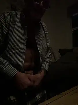 Shyboy817 online show from 02/01/26, 01:48