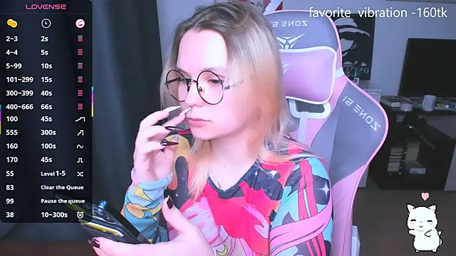 Snapshot of miray_kuriyama123 chatting on 11/22/25, 08:08 miray kuriyama123 online show from 11/22/25, 08:08