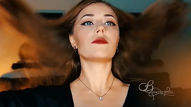 MissBeverlyMills online show from 09/29/25, 12:05