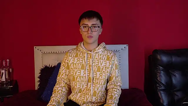 Snapshot of santi-fabulous chatting on 03/16/25, 06:20 santi-fabulous online show from 03/16/25, 06:20