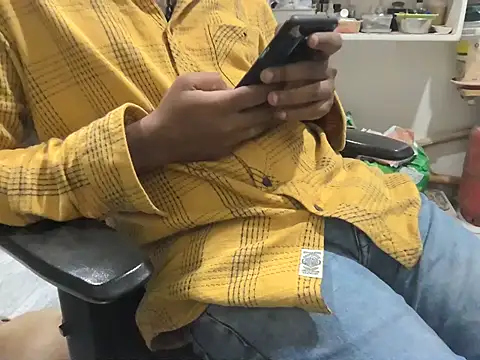 Snapshot of Believerrrr chatting on 11/11/25, 12:49 Believerrrr online show from 11/11/25, 12:49